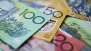 Cash is more popular than ever central bankers say (c) istock news com au
