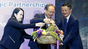 Thai e retailers brace for Jack Mas great durian road (c) Reuters