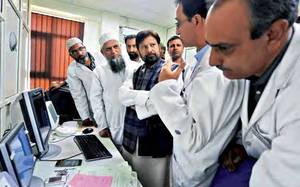 A flood of new hospitals in India (c) Abid Bhat