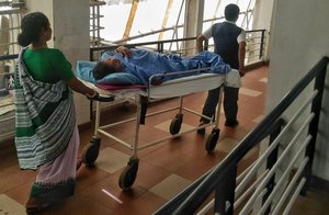 Bangladeshis flock to Indian Thai hospitals (c) Rajb Dhar Dhaka Tribune