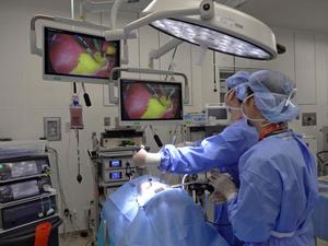 Johnson n Johnson virtual training centers help Asias surgeons (c) Nikkei Asian Review